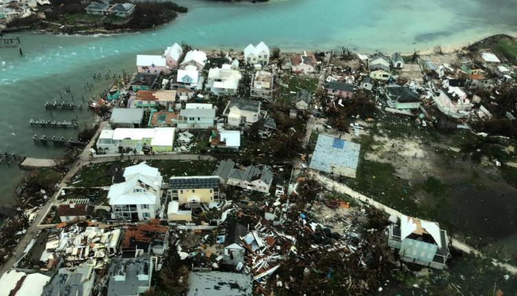 US$ 90 millones para reparar los centros de salud tras el huracán Dorian