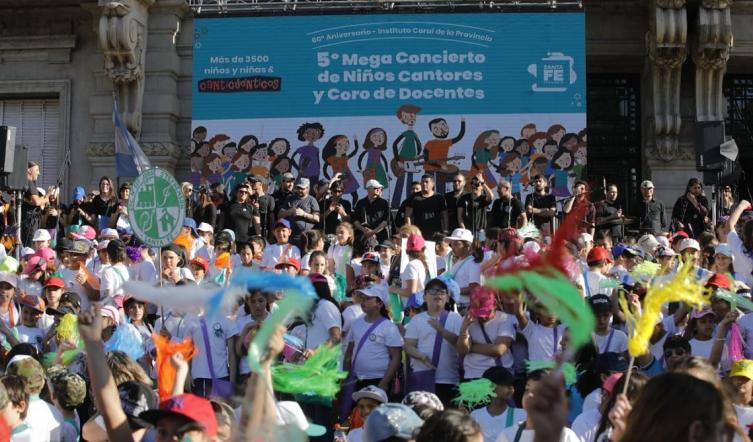 Más de 6000 personas disfrutaron del 5º Mega Concierto de Niños Cantores