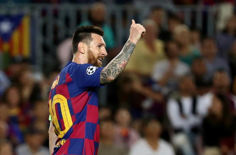 En el regreso de Messi, Barcelona festejó con un doblete de Suárez