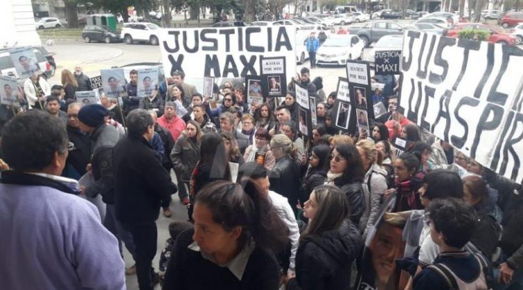 Familiares y amigos de Maxi Olmos reclamaron de justicia