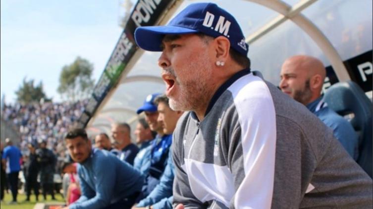 Newell´s tiene lo que quería: recibirá a Maradona más tarde