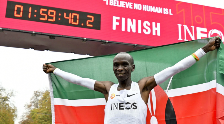 Histórico: Kipchoge se convirtió en el primer hombre que corrió una maratón por debajo de las 2 horas