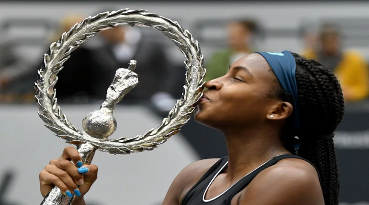 Con apenas 15 años, Coco Gauff ganó su primer título en el circuito grande