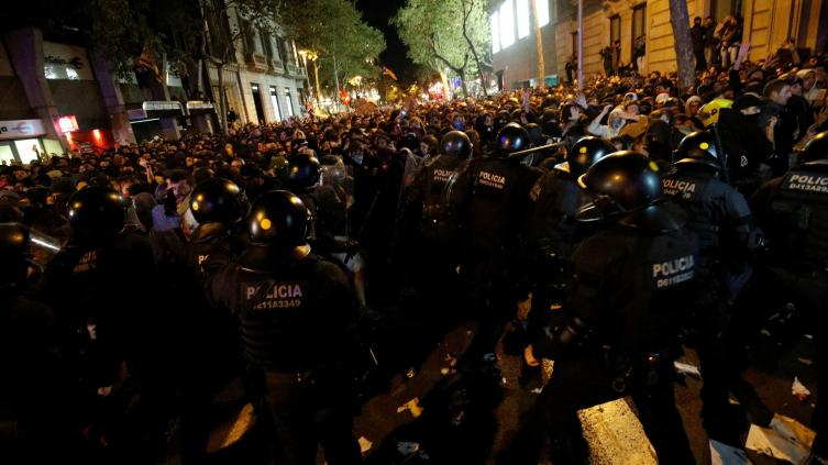 Barcelona salió a la calle para rechazar la condena a los líderes separatistas