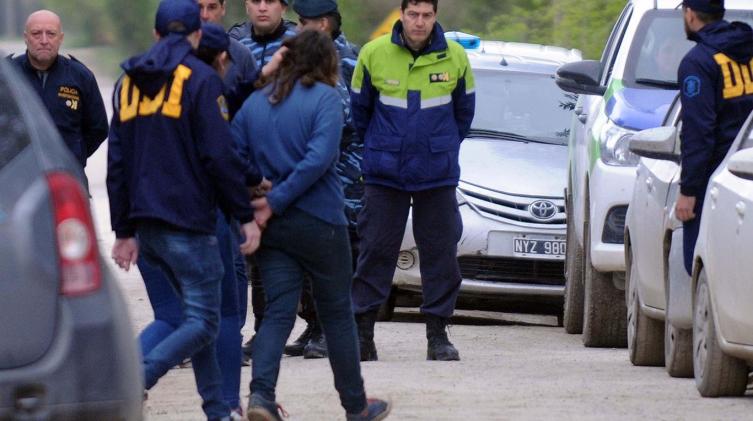Quedaron detenidos los vecinos involucrados en la desaparición de  Abril