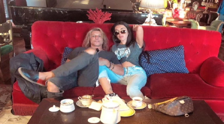 En medio del escándalo con Mariana Nannis, Claudio Caniggia se comprometerá con Sofía Bonelli