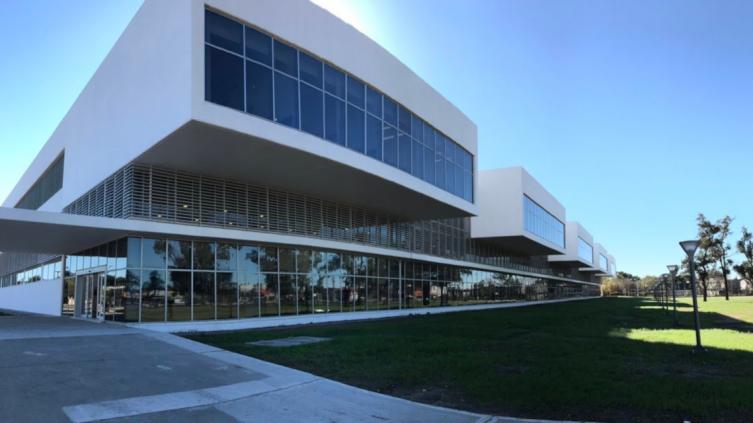 Le robaron a una médica dentro del nuevo hospital Iturraspe
