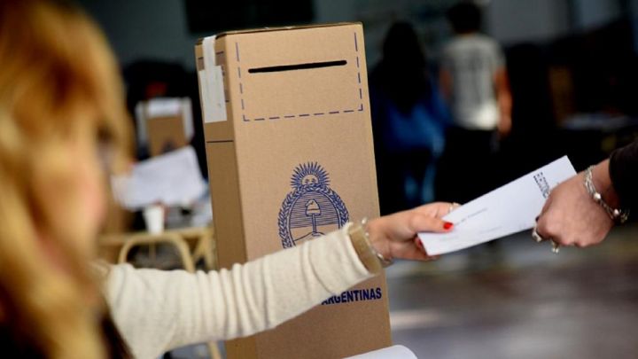 En Córdoba, prohíben a partidos repartir boletas de otras fuerzas