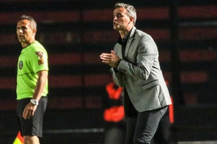 Racing estaría interesado en contratar a Lavallén si se va Coudet