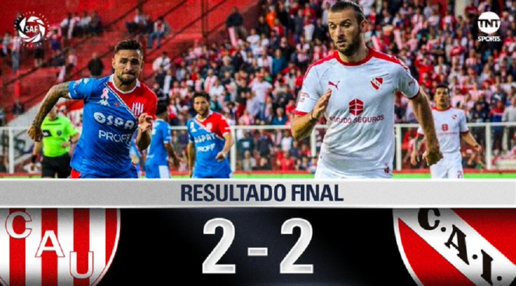 Unión metió en su arco a Independiente y logró el empate 2 a 2 en el minuto final