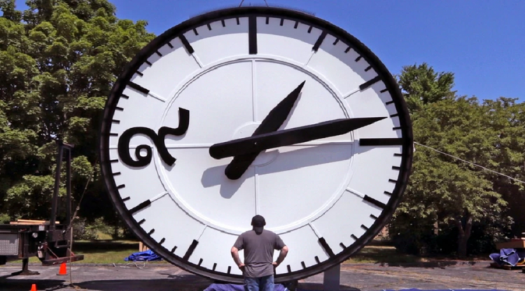 Gran parte de EEUU atrasa sus relojes este domingo para despedirse del horario de verano