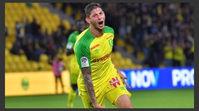 FIFA advierte duramente a Cardiff si no paga el pase de Emiliano Sala