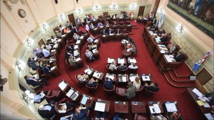 Media sanción a la Ley de Juicio por Jurado en la provincia