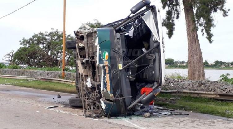 Mejora la salud de la joven que se fracturó la mandíbula en el accidente del micro