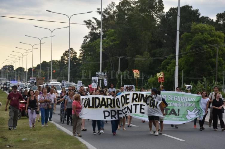 Los vecinos de Rincón marcharon por Justicia