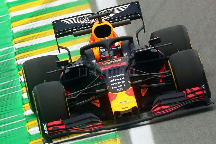 Verstappen ganó de punta a punta en Brasil