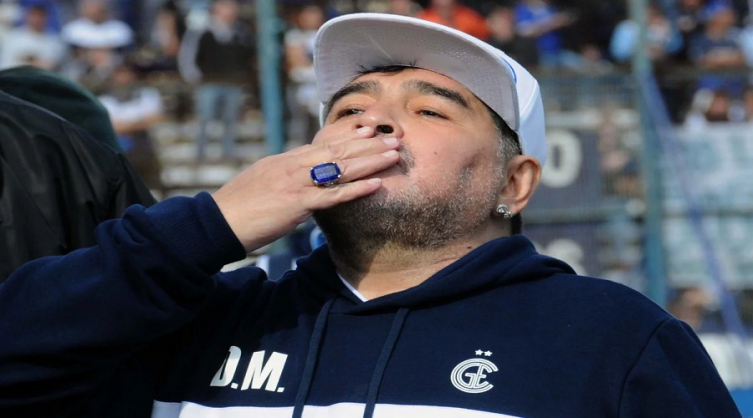 Diego Maradona vuelve a Gimnasia