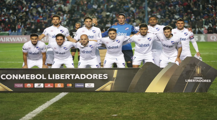 Uno de los grandes de Uruguay analiza dar un golpe histórico y no jugar el próximo campeonato