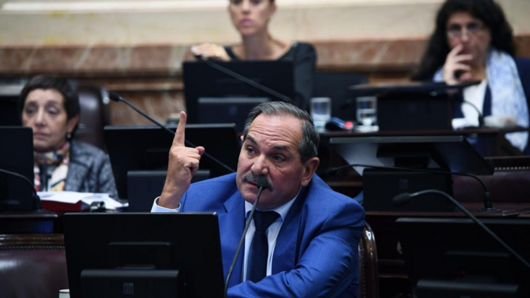 Alperovich pidió licencia tras la denuncia por violación