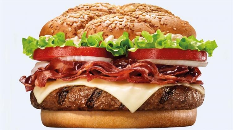 Estafa: cuidado con las promociones falsas de hamburguesas en Facebook