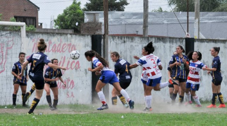 El próximo domingo continúa el triangular del fútbol femenino