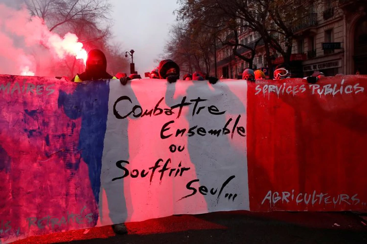 Macron choca contra el tradicional hartazgo francés: nadie quiere jubilarse después de los 62 años