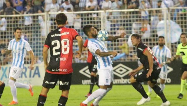 Newell's empató con Atlético Tucumán un duelo vibrante, que casi gana sobre el final