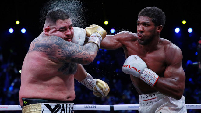 El mexicano Andy Ruiz cae ante el británico Anthony Joshua en Arabia Saudita