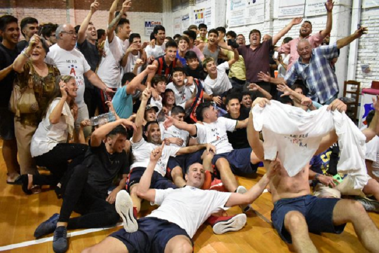 Básquet: Regatas Coronda ascendió a la A1 del Torneo Oficial