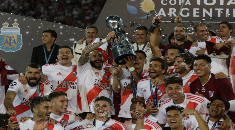 River goleó a Central Córdoba (S. E) y se coronó campeón de la Copa Argentina