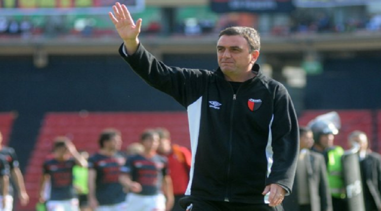 Así le fue a Osella en su paso como DT de Colón