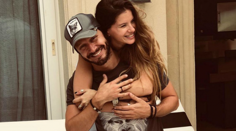 La China Suárez compartió una foto en la cama con Benjamín Vicuña