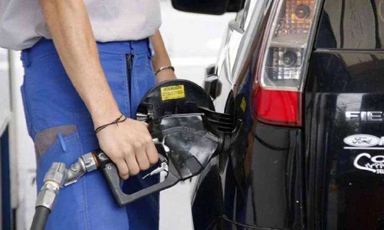YPF suspendió el aumento del 5% de los combustibles