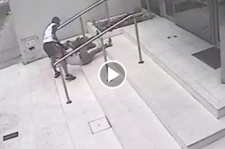 Brutal robo y golpiza a una mujer en el sur de la ciudad
