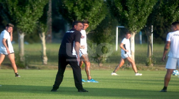 Osella arrancó con un exigente trabajo físico para Colón