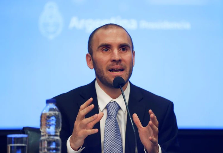 El Gobierno arriesga y apura medidas para reactivar la economía