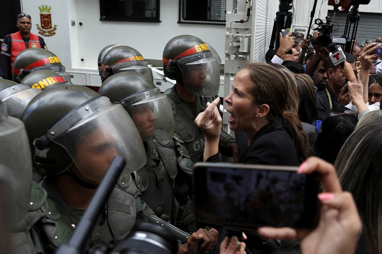 Masiva condena en América Latina frente al nuevo golpe de Maduro contra el Parlamento