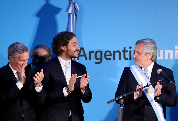 El Gobierno oficializó el bono a los empleados del Estado y negocia con los gremios por las paritarias