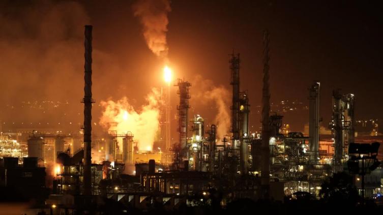 Dos muertos tras explosión en una petroquímica en Tarragona