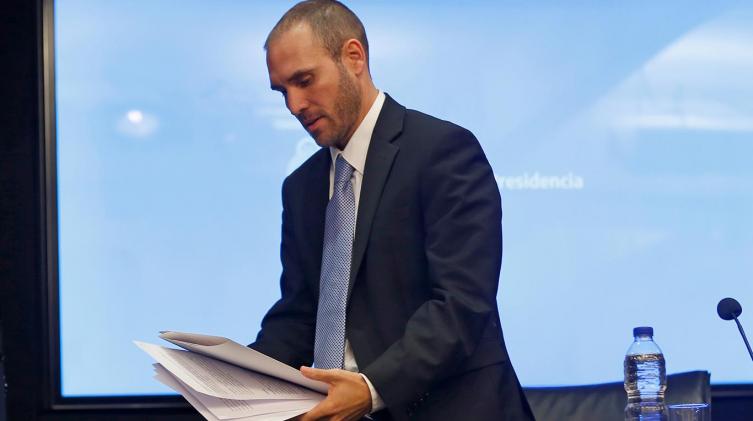 El Gobierno pudo canjear $100.000 millones de deuda en pesos