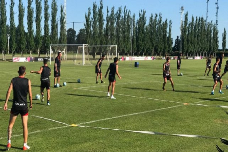 La agenda de cinco partidos en 28 días que jugará Colón
