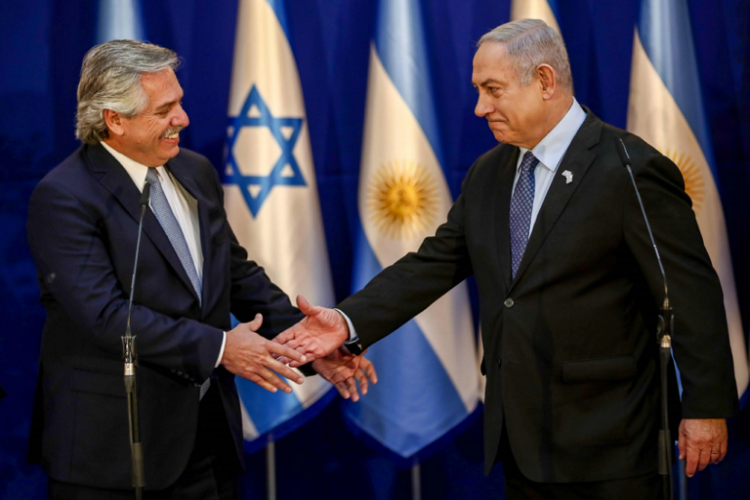 Fernández terminó su gira por Israel