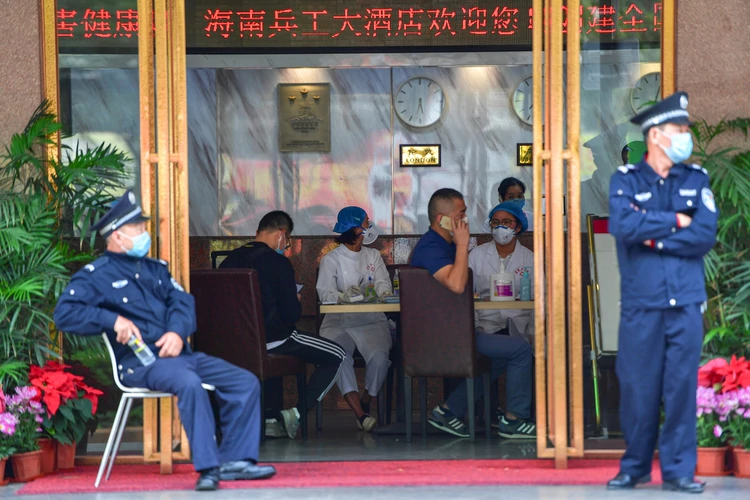 China elevó a 56 la cifra de muertos por el coronavirus