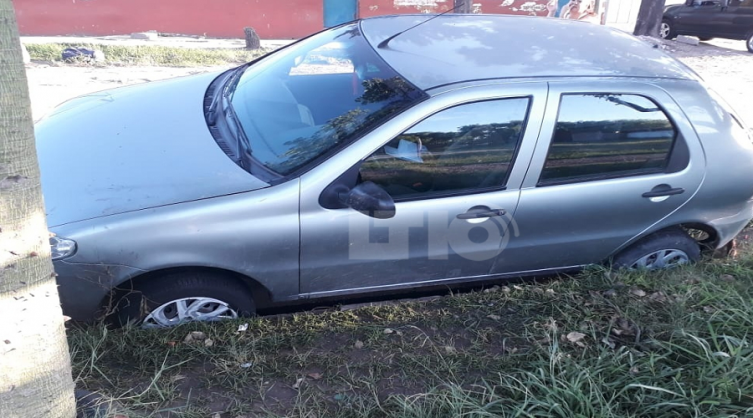 Un hombre robó un auto, se arrepintió pero olvidó su DNI en el vehículo
