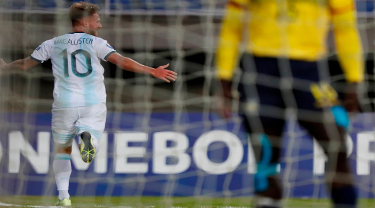 Con gol de Alexis Mac Allister, Argentina venció a Ecuador y puso un pie en la fase final