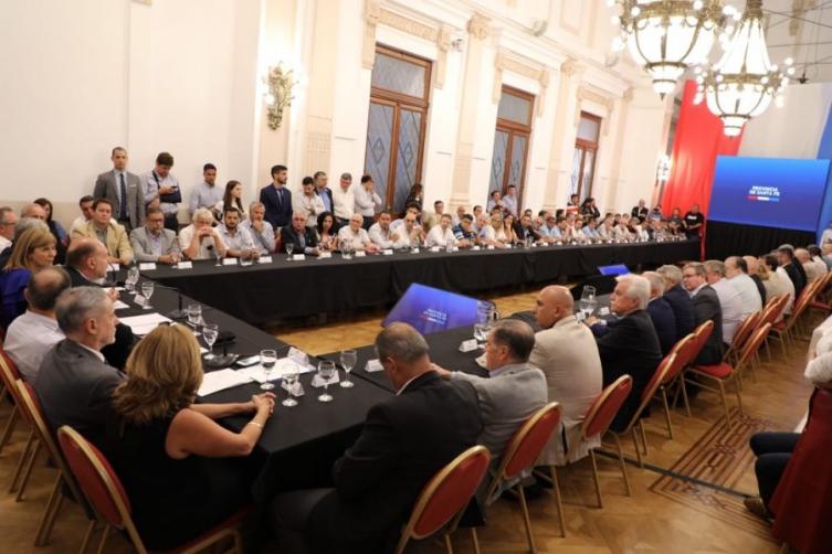 Perotti se refirió a la delicada situación económica de Santa Fe