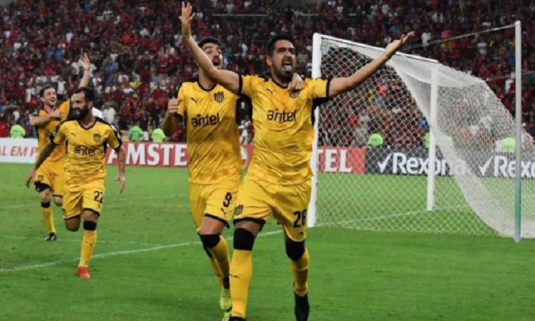 Colón concretó la llegada de Lucas Viatri