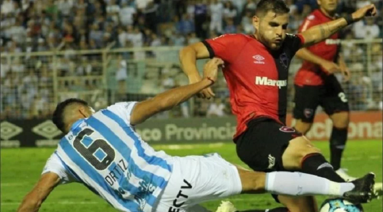 Un club brasileño, dispuesto a pagar la cláusula de salida de Julián Fernández 