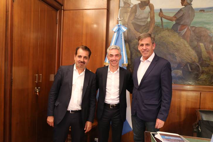 Jatón mantuvo un encuentro con el Transporte de la Nación