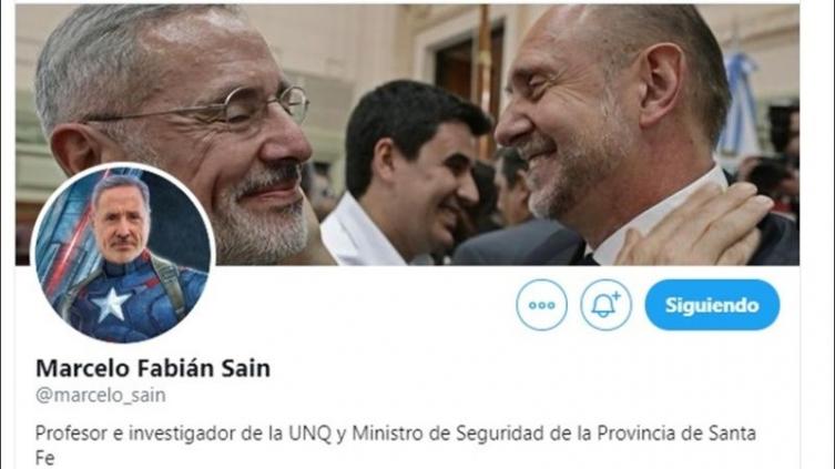 La rara foto del ministro Sain en Twitter